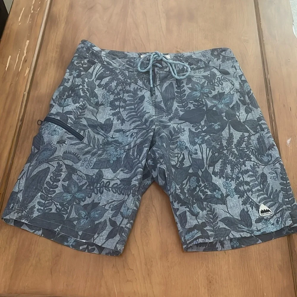 Burton Board Shorts Size 31
